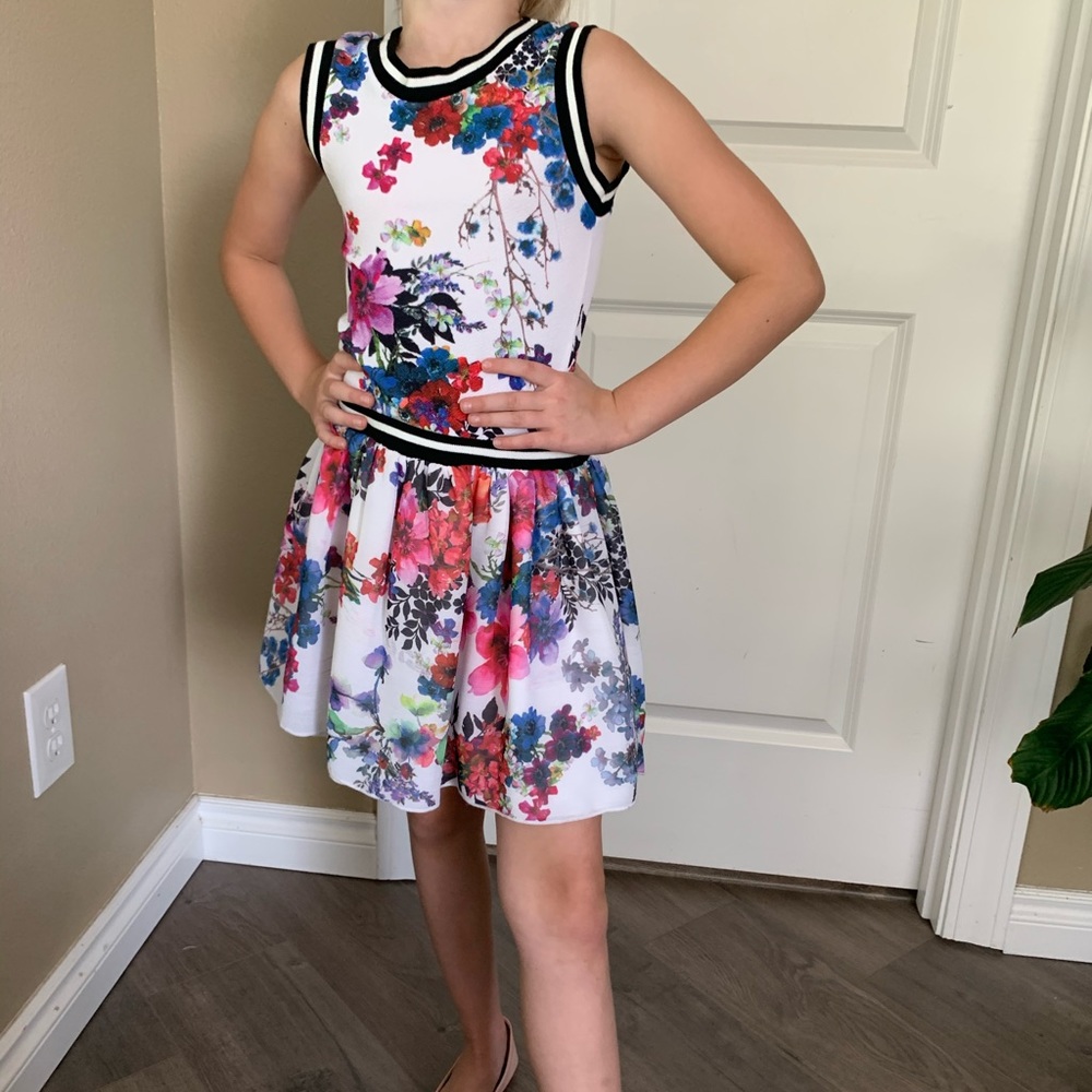 Floral summer dress for smaller girl 6-7T
